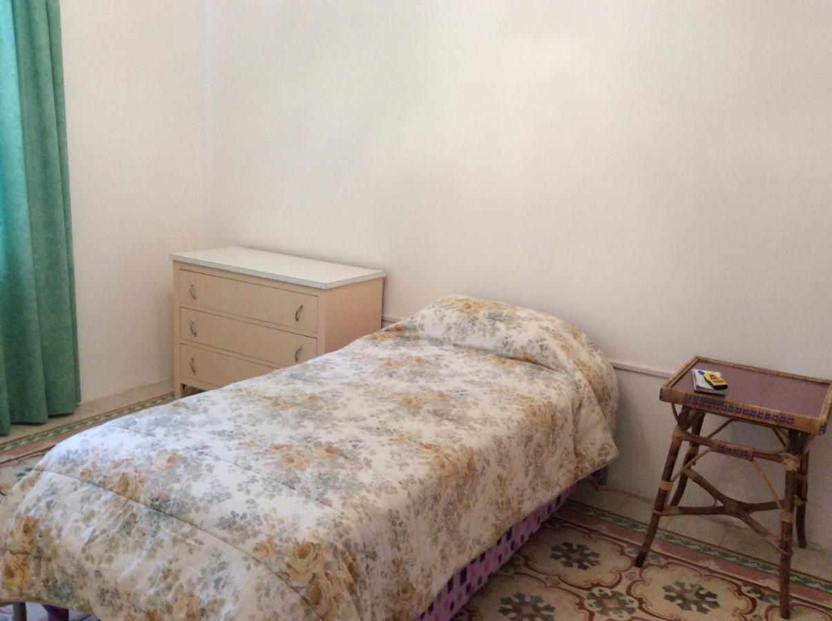 Butts Inn Dorm 维多利亚 外观 照片